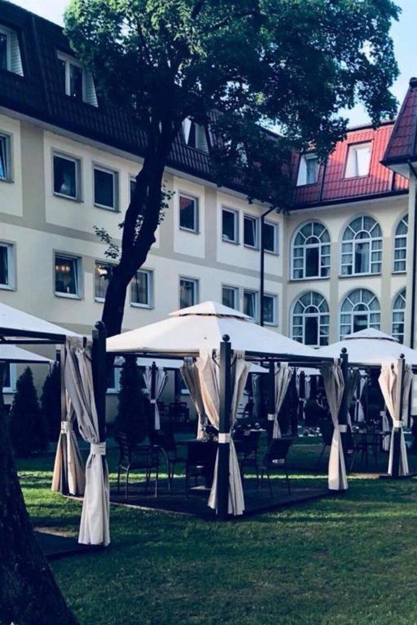 Hotel Holiday Park Warschau Buitenkant foto