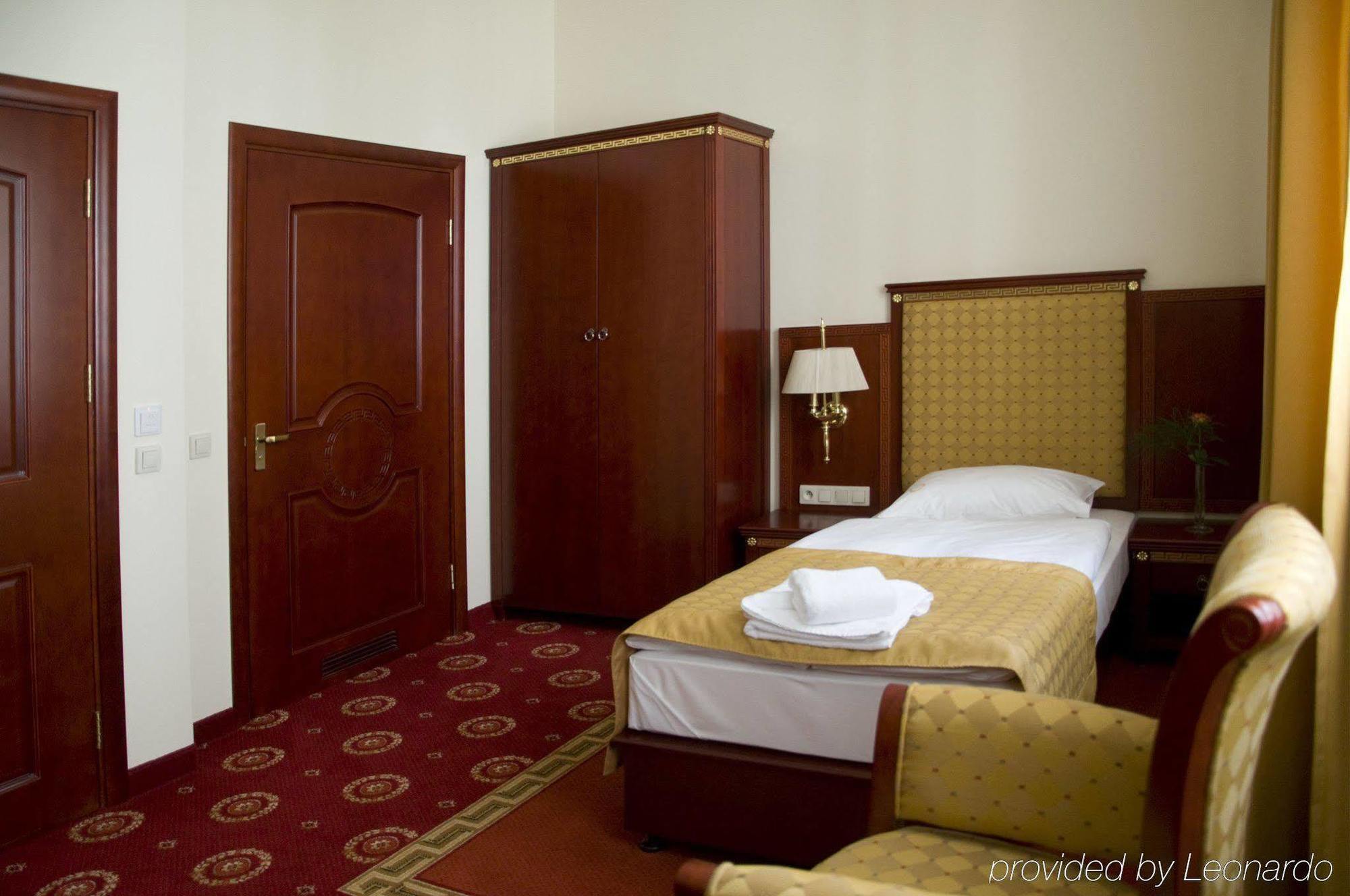 Hotel Holiday Park Warschau Kamer foto