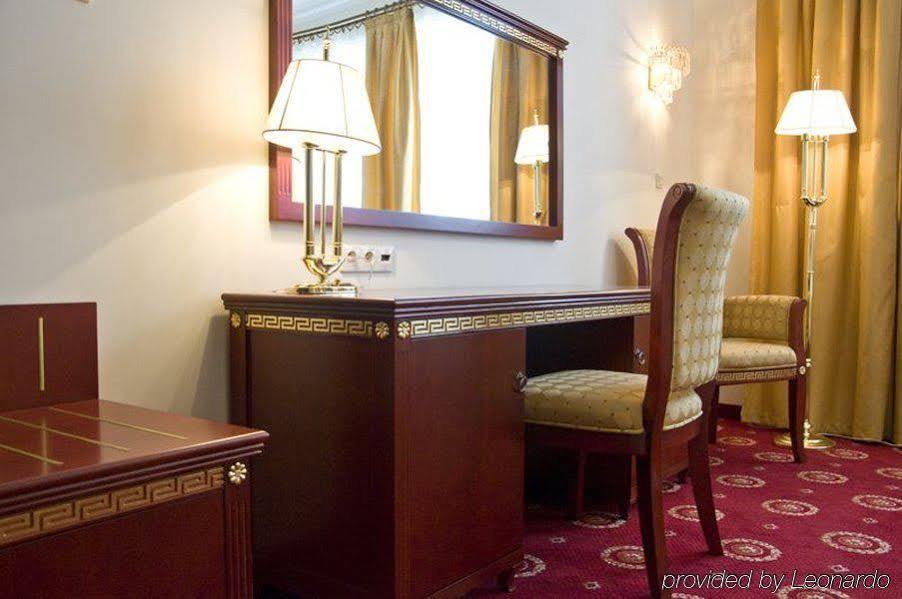 Hotel Holiday Park Warschau Kamer foto