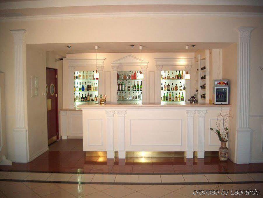 Hotel Holiday Park Warschau Buitenkant foto