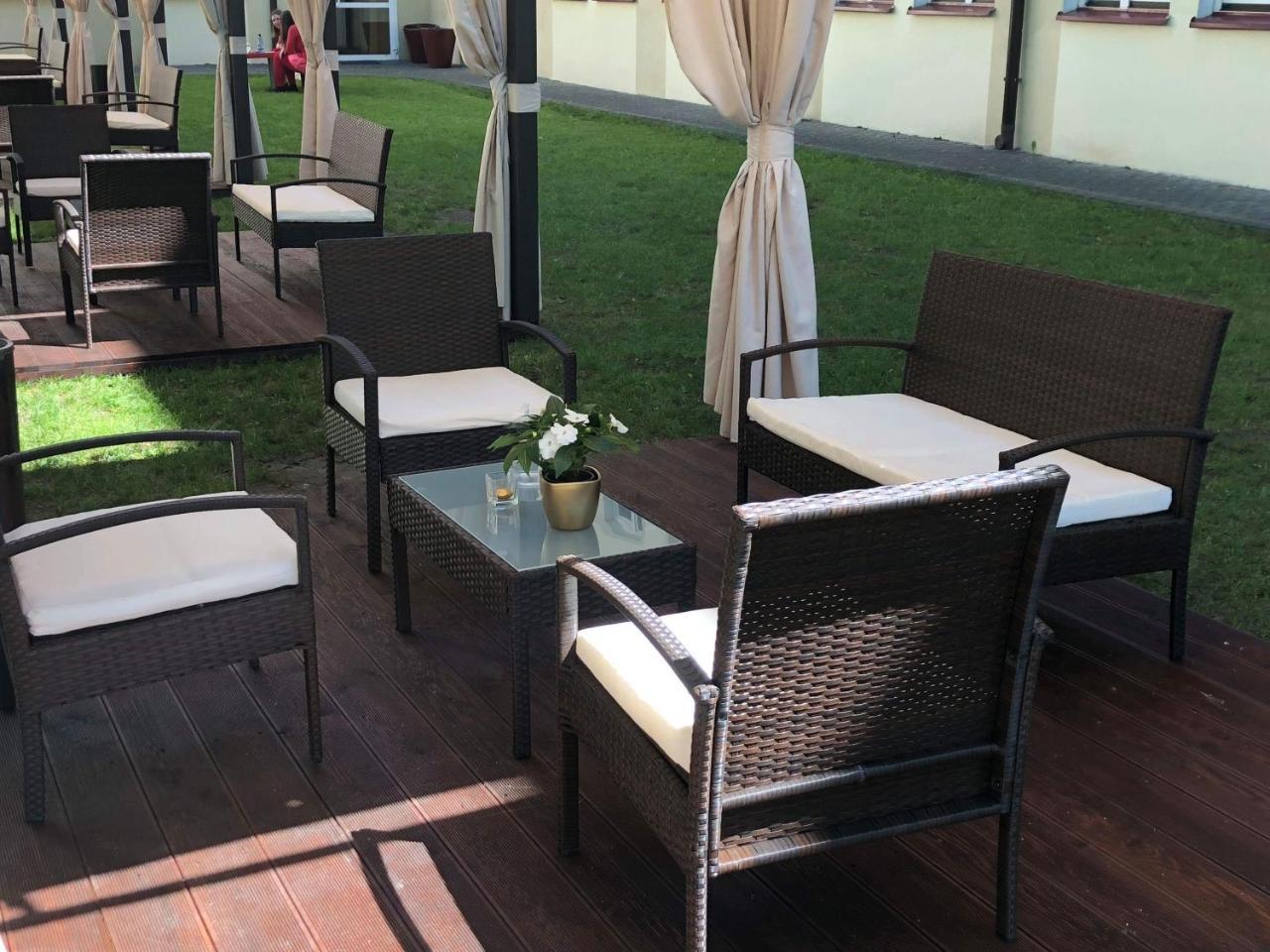 Hotel Holiday Park Warschau Buitenkant foto